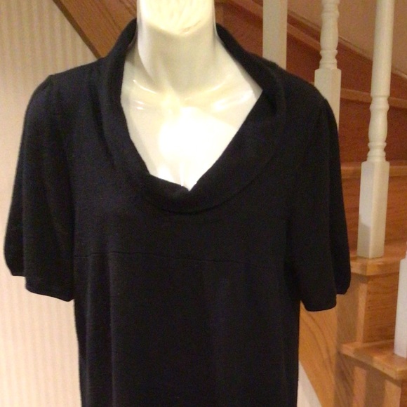 Black loose fit knit slip on short sleeve tunic - Picture 2 of 4